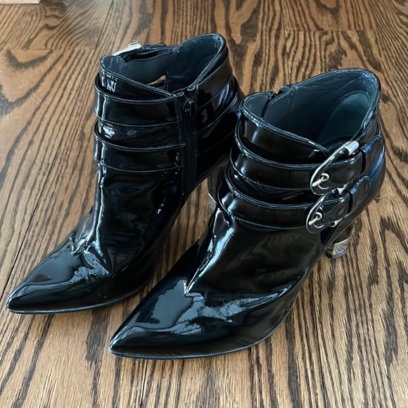 Size 6.5 Stuart Weitzman height heel boots - Picture 1 of 5